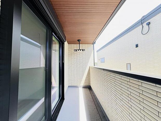 お洗濯ものを気持ち良く太陽の光で干せるのが嬉しいですね。