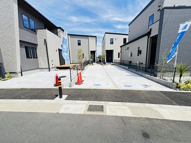 駐車場ももちろん完備しておりますのでお車所有の方にも心強いです。