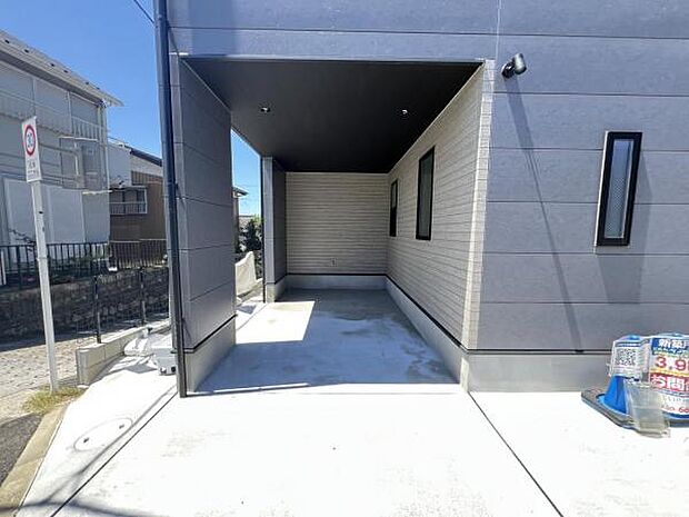 綺麗で明るい玄関でお客様をお迎えいただけます。