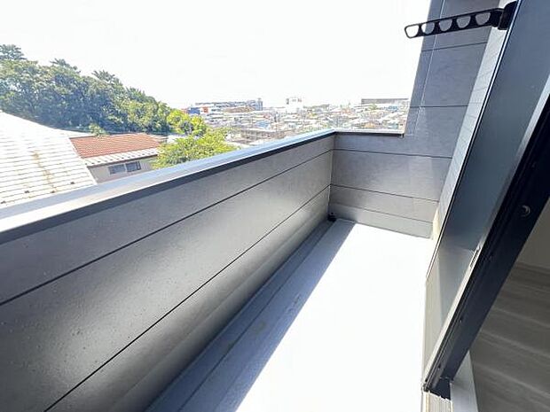 お洗濯ものを気持ち良く太陽の光で干せるのが嬉しいですね。