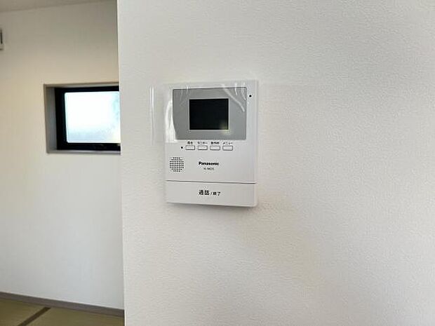 TVモニター付きインターフォンで、お部屋から訪問者を確認できます。