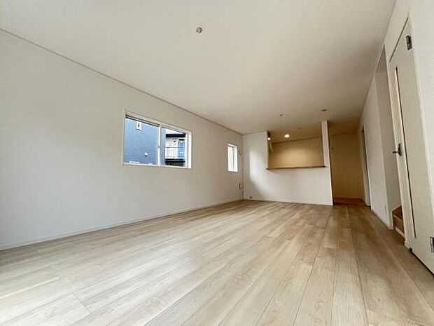 家族団らんの場所としてゆったりと居心地の良いリビングです。