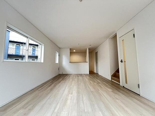 リビングダイニングになります。ご家族そろっての素敵な空間になりそうですね。