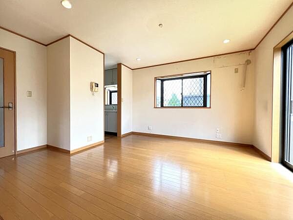 家族団らんの場所としてゆったりと居心地の良いリビングです。