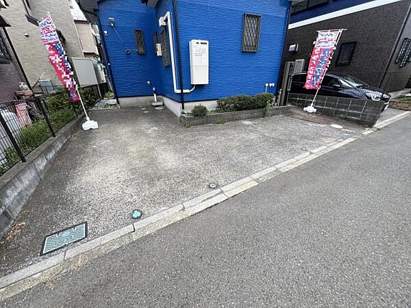 駐車場ももちろん完備しておりますのでお車所有の方にも心強いです。