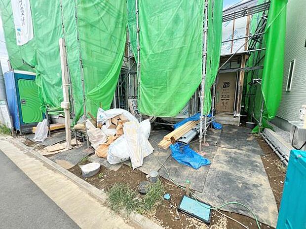 駐車場ももちろん完備しておりますのでお車所有の方にも心強いです。