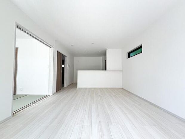 ご家族の温かい時間を演出するダイニングスペースです。