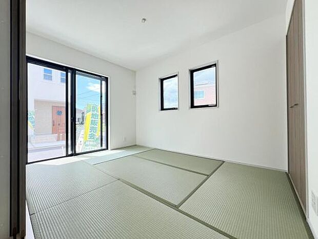和室スペースです。畳のお部屋は寛げる空間ですね。