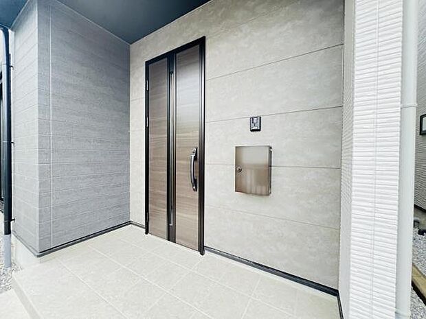 いつも気持ちよくご家族を迎えられる玄関です。