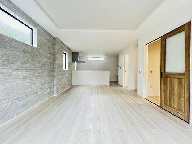 家族団らんの場所としてゆったりと居心地の良いリビングです。