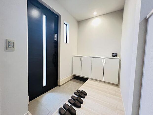 いつも気持ちよくご家族を迎えられる玄関です。