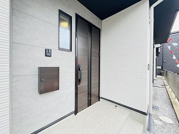 いつも気持ちよくご家族を迎えられる玄関です。