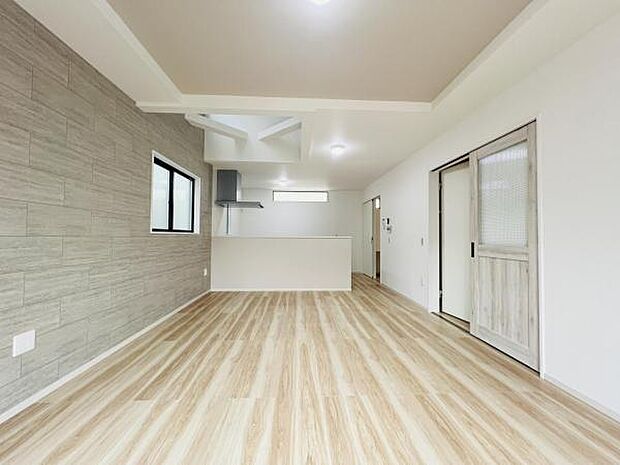 リビングダイニングになります。ご家族そろっての素敵な空間になりそうですね。