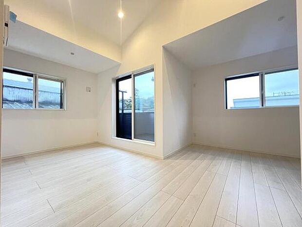 家族団らんの場所としてゆったりと居心地の良いリビングです。