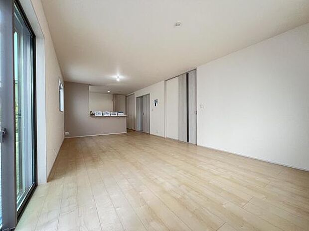 リビングダイニングになります。ご家族そろっての素敵な空間になりそうですね。