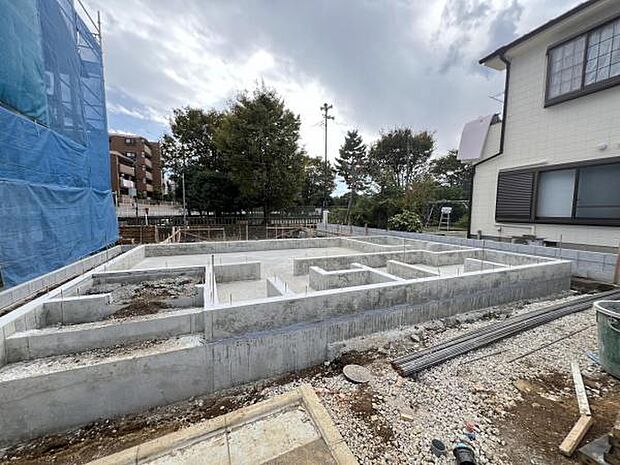 一生懸命建築中です。完成が楽しみですね。