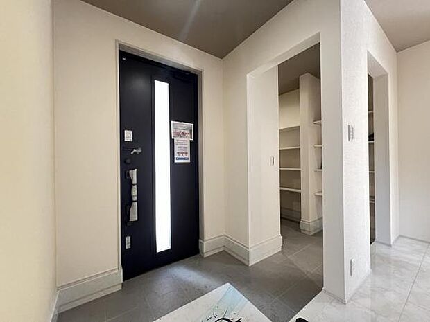 いつも気持ちよくご家族を迎えられる玄関です。