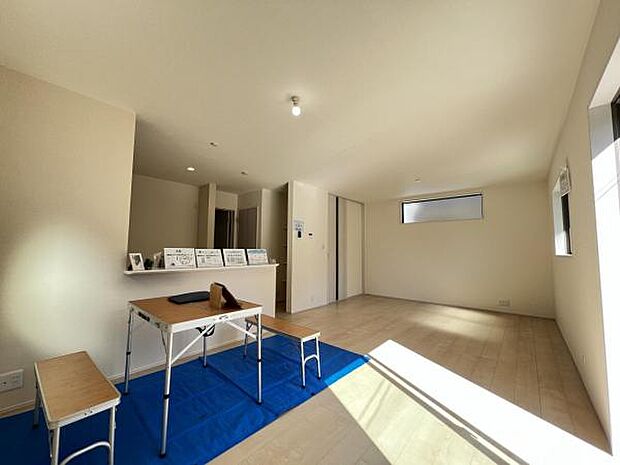 ご家族の温かい時間を演出するダイニングスペースです。