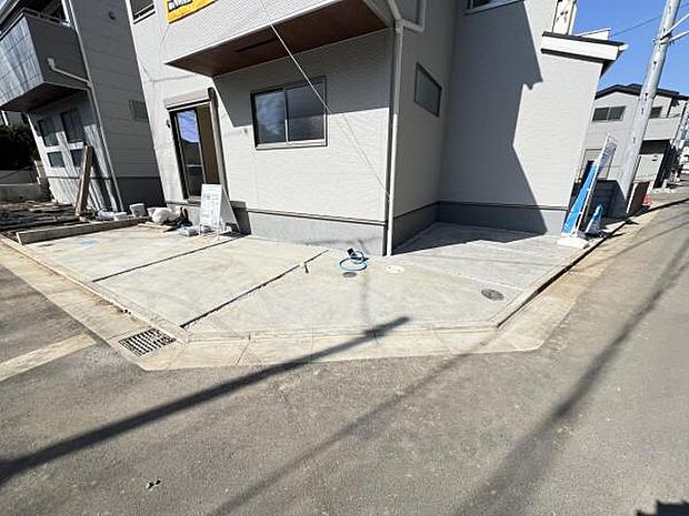 駐車場ももちろん完備しておりますのでお車所有の方にも心強いです。