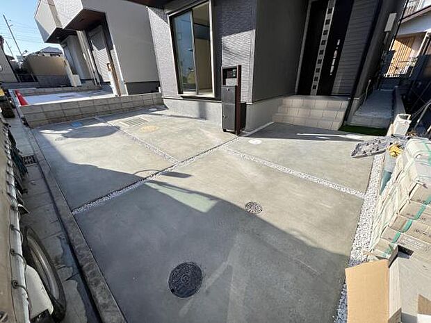 駐車場ももちろん完備しておりますのでお車所有の方にも心強いです。