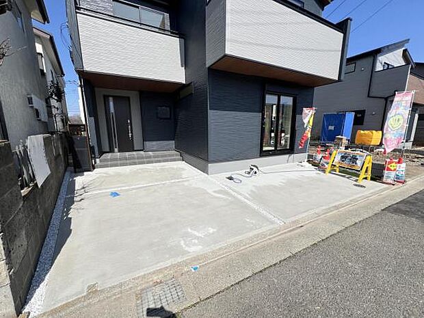 前面道路を含めた現地写真です。ぜひ周辺環境も併せてご覧ください。