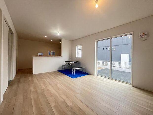 家族団らんの場所としてゆったりと居心地の良いリビングです。