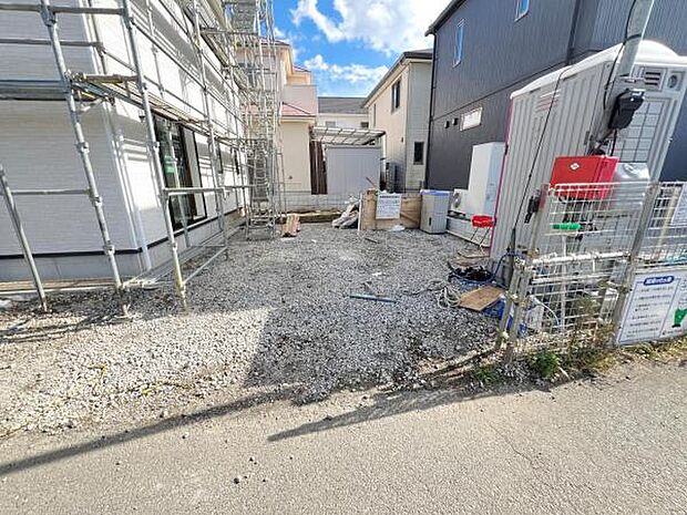 駐車場ももちろん完備しておりますのでお車所有の方にも心強いです。