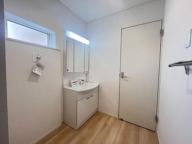 洗面・脱衣所は1階にございます。