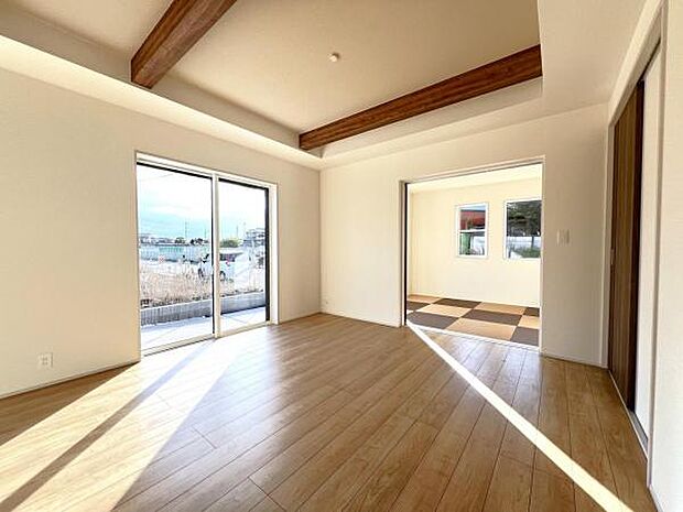 家族団らんの場所としてゆったりと居心地の良いリビングです。