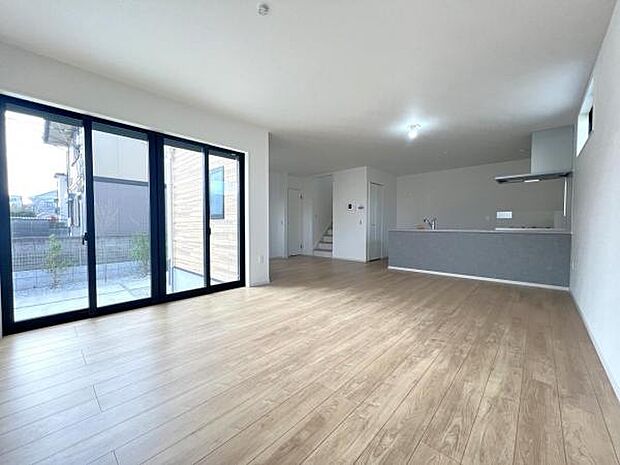 広々リビングは21帖あります。