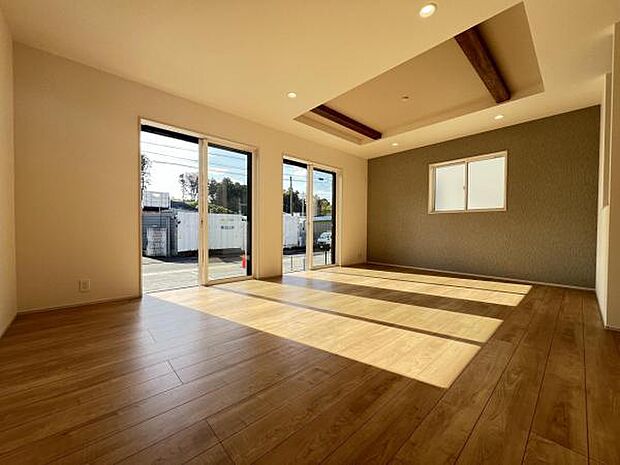 リビングダイニングになります。ご家族そろっての素敵な空間になりそうですね。