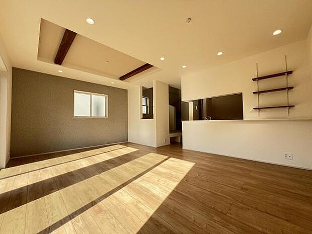 家族団らんの場所としてゆったりと居心地の良いリビングです。