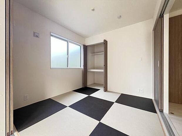 和室スペースです。畳のお部屋は寛げる空間ですね。