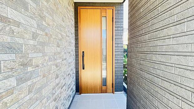 いつも気持ちよくご家族を迎えられる玄関です。