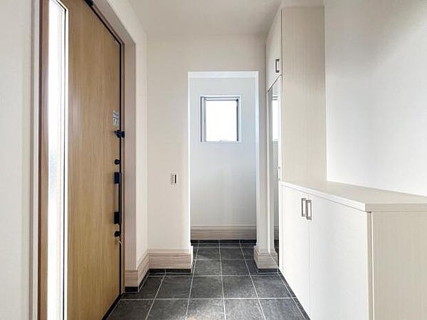 いつも気持ちよくご家族を迎えられる玄関です。