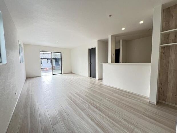 家族団らんの場所としてゆったりと居心地の良いリビングです。