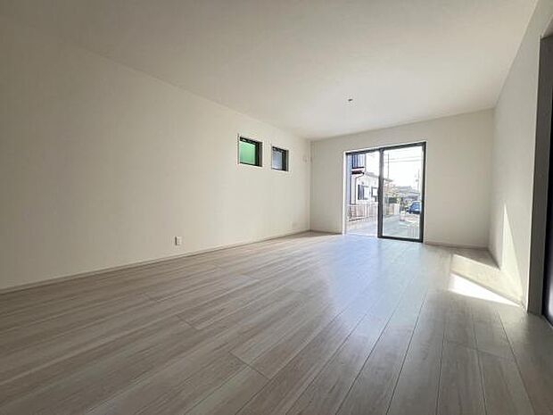 リビングダイニングになります。ご家族そろっての素敵な空間になりそうですね。