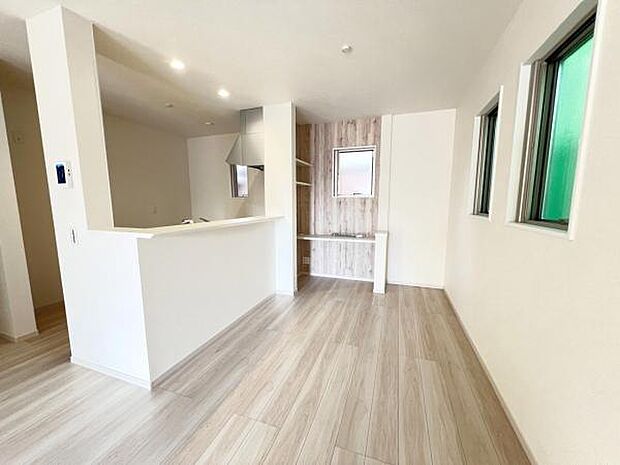 ご家族の温かい時間を演出するダイニングスペースです。