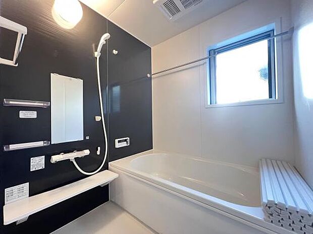 お風呂でほっとひといき。1日の疲れを癒しましょう。