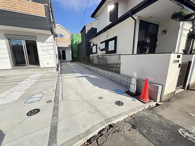 駐車場ももちろん完備しておりますのでお車所有の方にも心強いです。