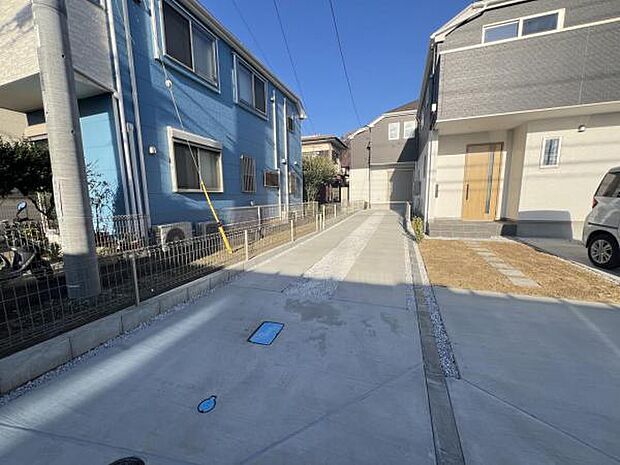 駐車場ももちろん完備しておりますのでお車所有の方にも心強いです。