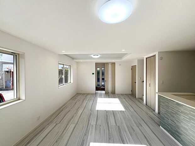 家族団らんの場所としてゆったりと居心地の良いリビングです。