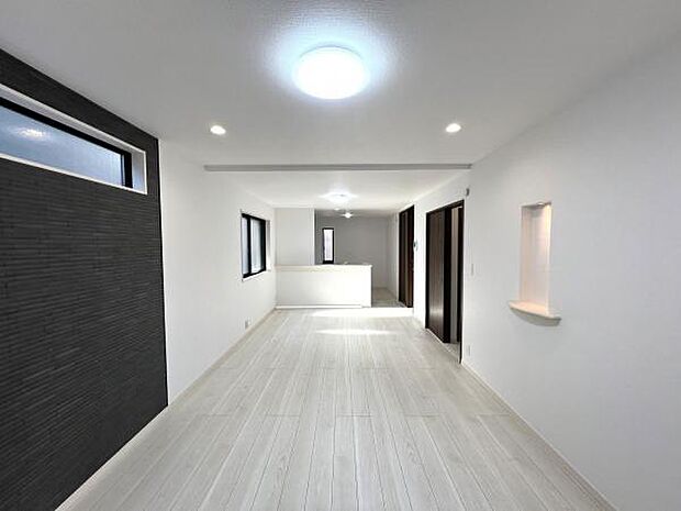 家族団らんの場所としてゆったりと居心地の良いリビングです。