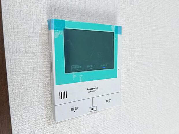 訪問者を確認できるTVモニター付きインターフォンです。