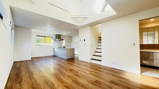 家族団らんの場所としてゆったりと居心地の良いリビングです。