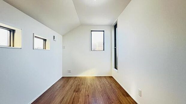 子供部屋にもちょうど良い大きさのお部屋です。