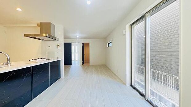 リビングダイニングになります。ご家族そろっての素敵な空間になりそうですね。