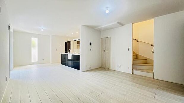 家族団らんの場所としてゆったりと居心地の良いリビングです。