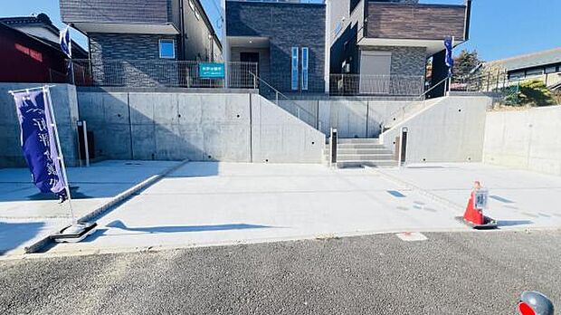 駐車場ももちろん完備しておりますのでお車所有の方にも心強いです。