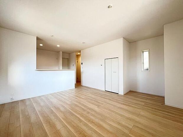 家族団らんの場所としてゆったりと居心地の良いリビングです。